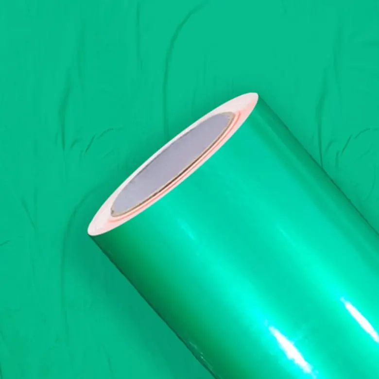 Vinil refletivo recorte PET verde com filme 100 microns e liner 100 g, rolo de 1,24 × 45,7 m